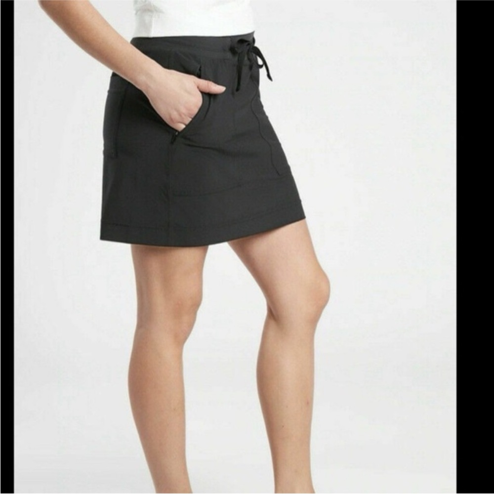 Athleta Black Chelsea Cargo Skort Skirt w/Built in Shorts Size 8 Pickleball Golf